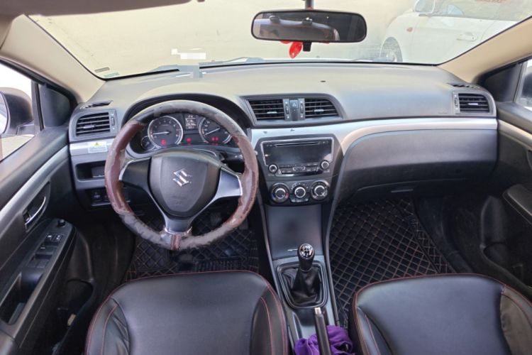 Used Suzuki Alivio 2015 1.6L Manual Comfort Model Center Console