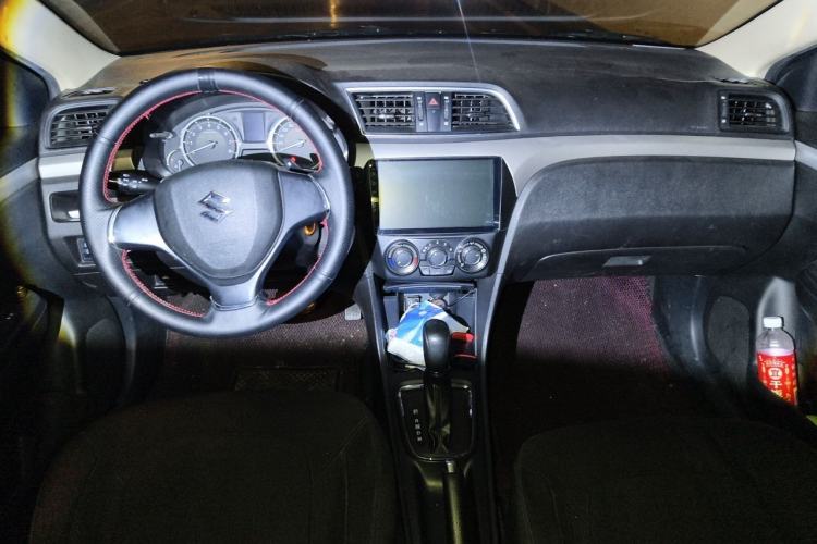 Used Suzuki Alivio 2015 1.6L Automatic Comfort Model Center Console