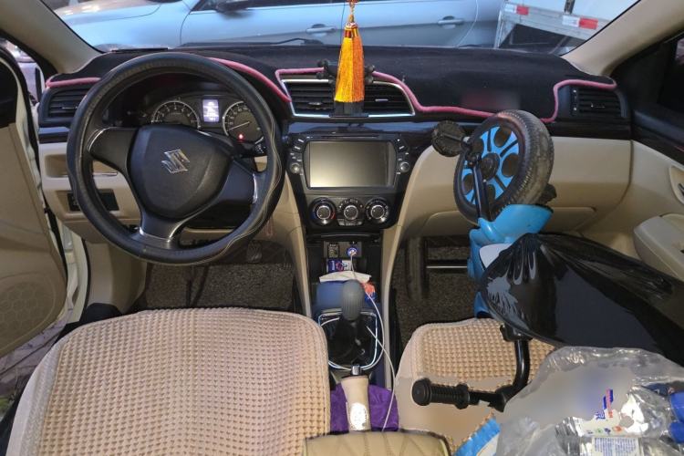 Used Suzuki Alivio 2015 1.6L Manual Comfort Model Center Console