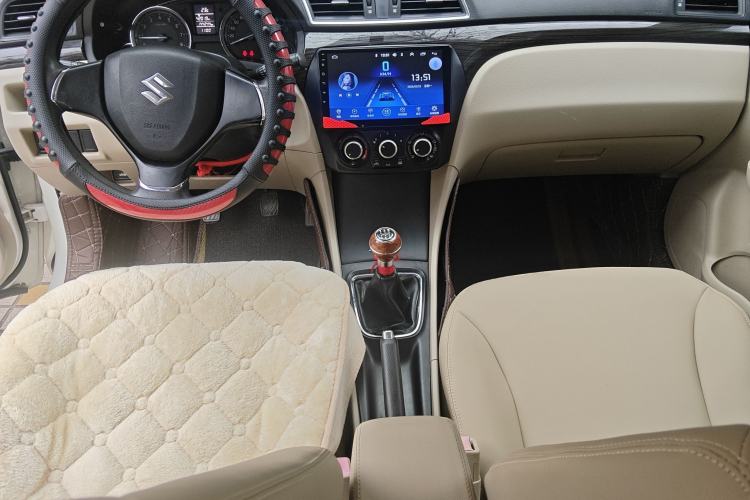 Used Suzuki Alivio 2015 1.6L Manual Comfort Model Center Console