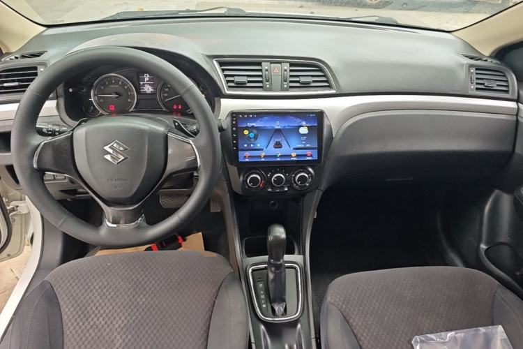 Used Suzuki Alivio 2015 1.6L Automatic Comfort Model Center Console