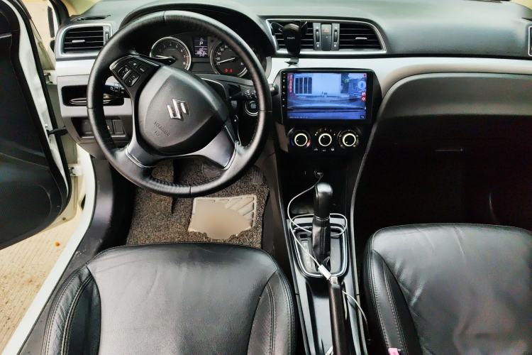 Used Suzuki Alivio 2015 1.6L Automatic Enjoyment Model Center Console