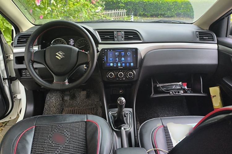 Used Suzuki Alivio 2015 1.6L Manual Comfort Model Center Console