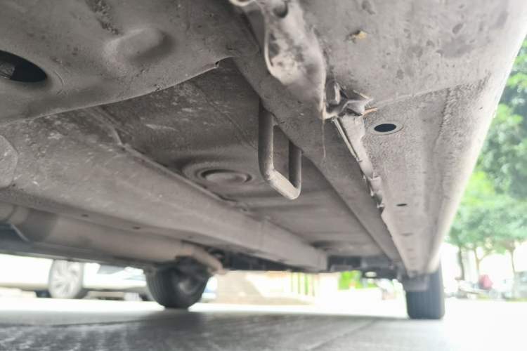 Used Suzuki Alivio  Chassis Front Left