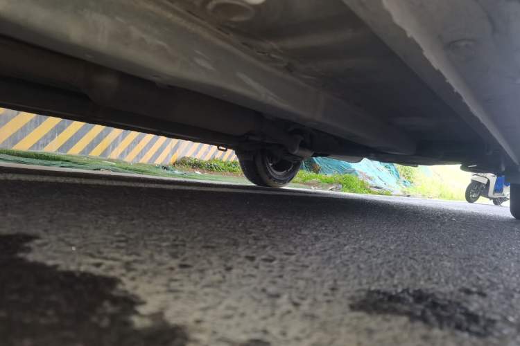 Used Suzuki Alivio 2015 1.6L Manual Comfort Model Chassis Front Left