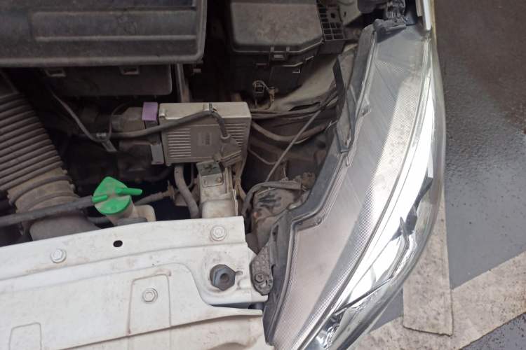 Used Suzuki Alivio 2015 1.6L Manual Enjoyment Model Engine Bay Left