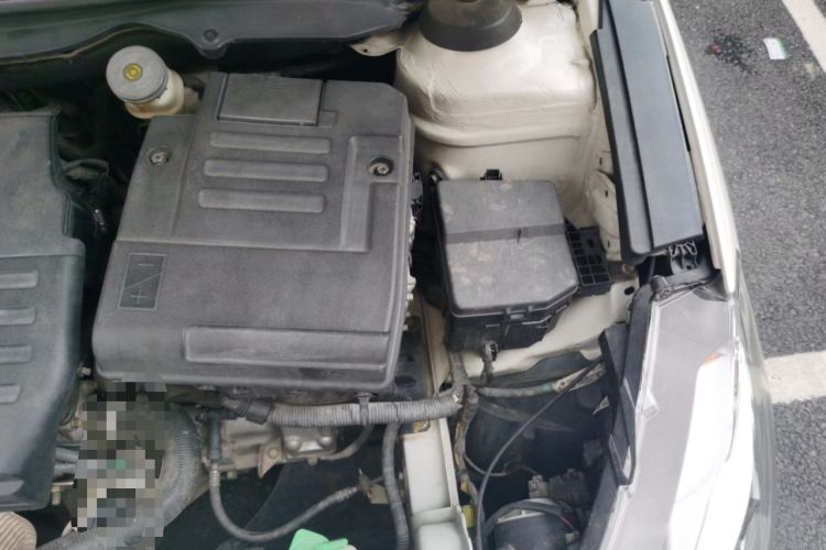 Used Suzuki Alivio 2015 1.6L Manual Comfort Model Engine Bay Left