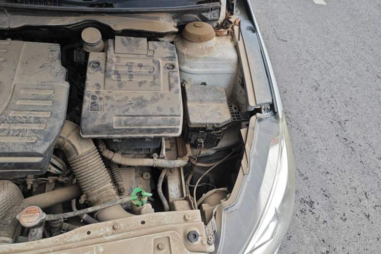 Used Suzuki Alivio 2015 1.6L Automatic Comfort Model Engine Bay Left