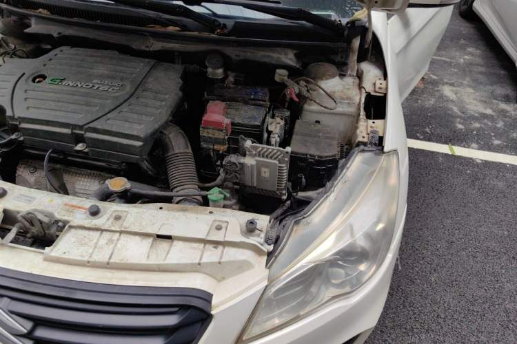 Used Suzuki Alivio 2015 1.6L Manual Comfort Model Engine Bay Left