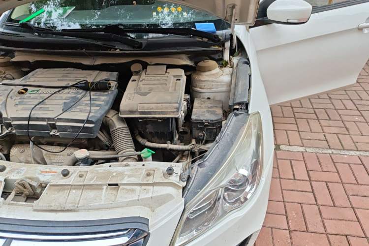 Used Suzuki Alivio 2015 1.6L Manual Comfort Model Engine Bay Left