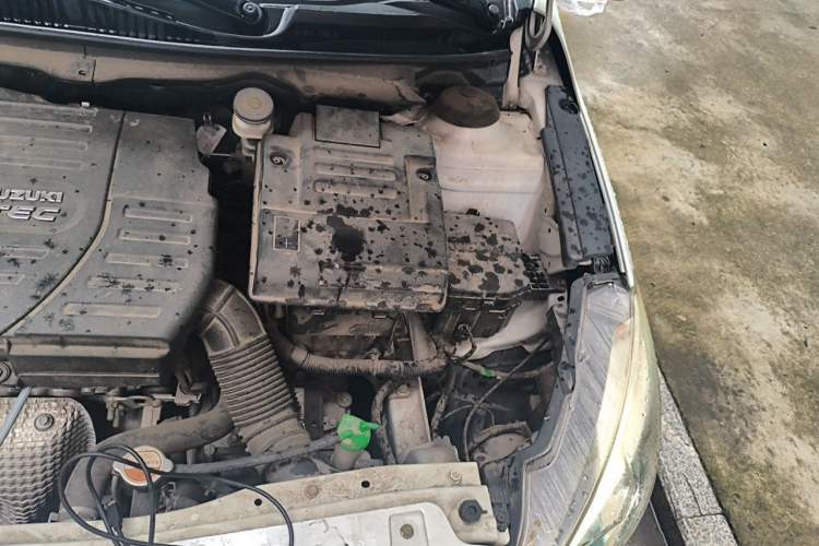Used Suzuki Alivio 2015 1.6L Automatic Comfort Model Engine Bay Left