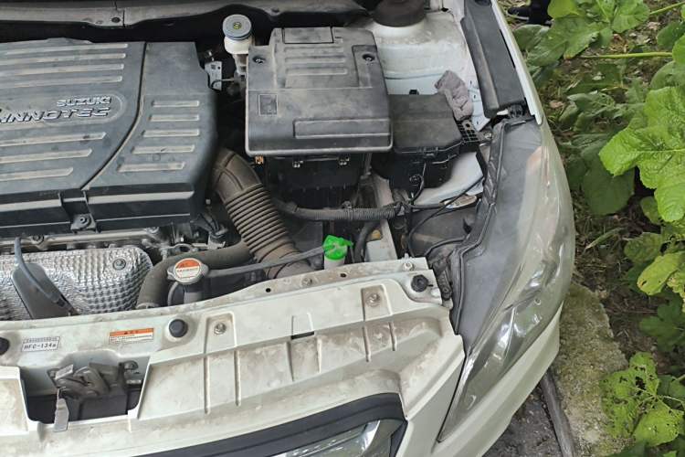 Used Suzuki Alivio 2015 1.6L Manual Comfort Model Engine Bay Left