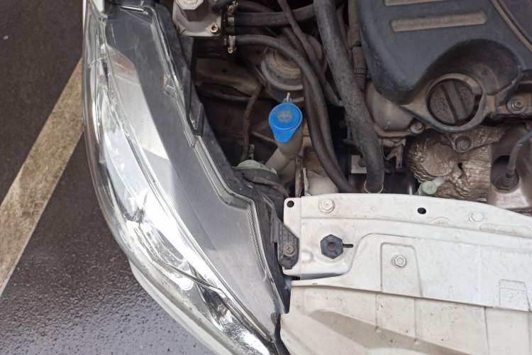 Used Suzuki Alivio 2015 1.6L Manual Enjoyment Model Engine Bay Right