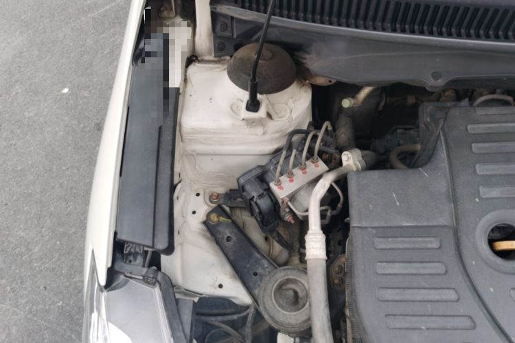 Used Suzuki Alivio 2015 1.6L Manual Comfort Model Engine Bay Right