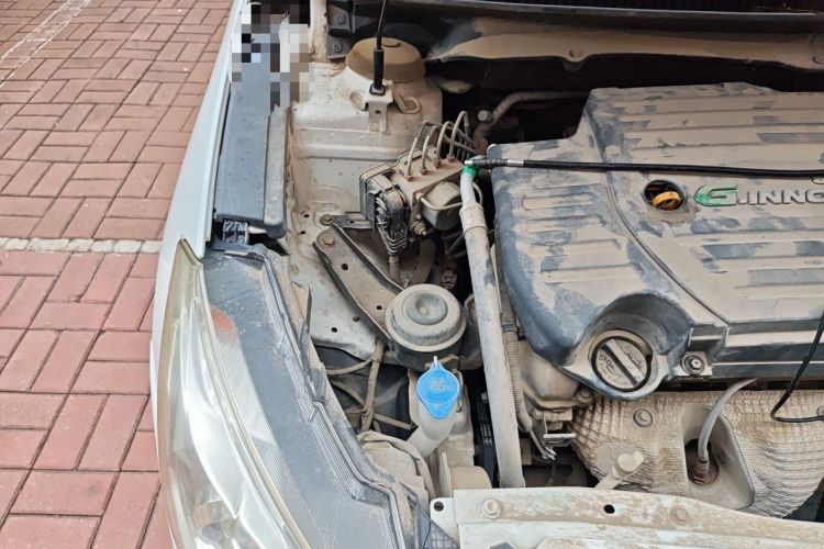Used Suzuki Alivio 2015 1.6L Manual Comfort Model Engine Bay Right