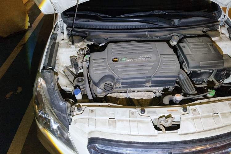 Used Suzuki Alivio 2015 1.6L Automatic Comfort Model Engine Bay Right