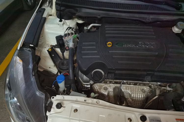 Used Suzuki Alivio 2015 1.6L Manual Comfort Model Engine Bay Right