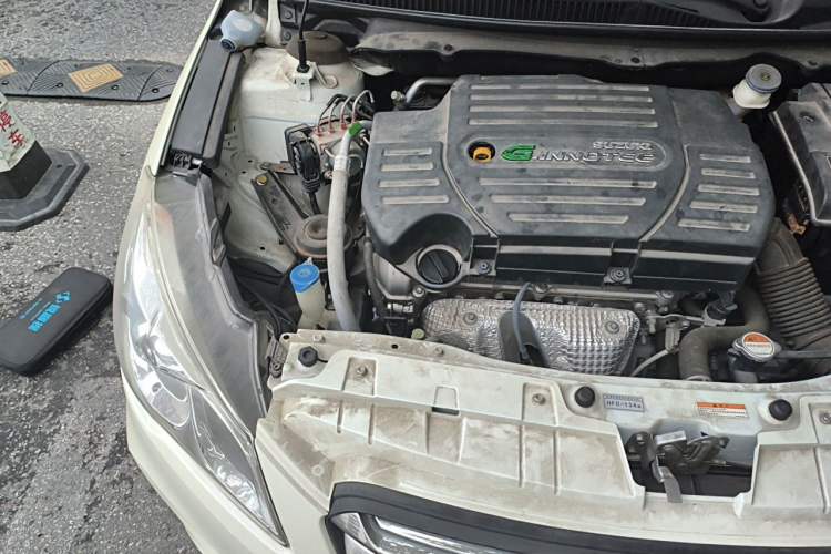 Used Suzuki Alivio 2015 1.6L Manual Comfort Model Engine Bay Right