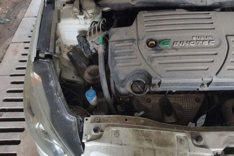 Used Suzuki Alivio 2015 1.6L Manual Comfort Model Engine Bay Right