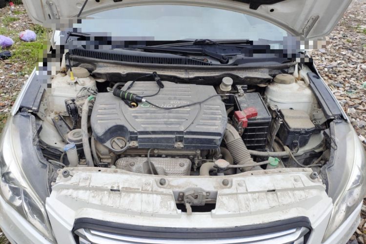 Used Suzuki Alivio 2015 1.6L Manual Comfort Model Engine Bay