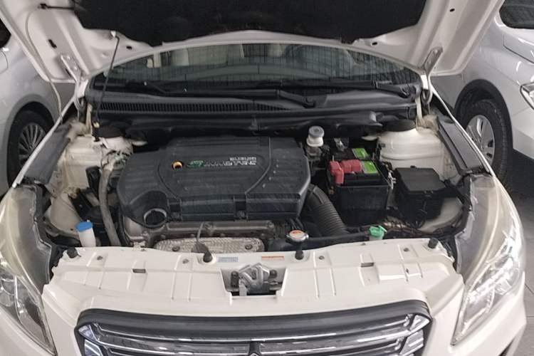 Used Suzuki Alivio 2015 1.6L Manual Comfort Model Engine Bay