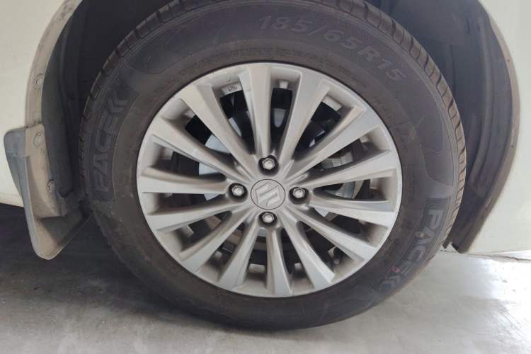 Used Suzuki Alivio 2015 1.6L Manual Comfort Model Exterior 1