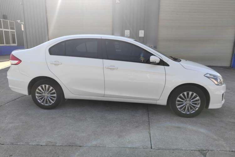 Used Suzuki Alivio 2015 1.6L Manual Comfort Model Exterior 2