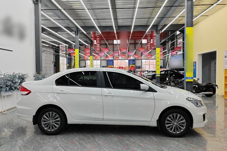 Used Suzuki Alivio 2015 1.6L Automatic Comfort Model Exterior 3