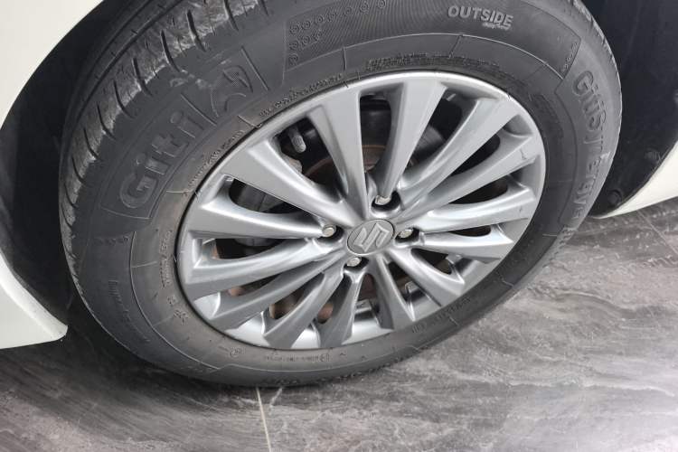 Used Suzuki Alivio 2015 1.6L Automatic Comfort Model Exterior 3
