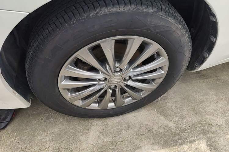Used Suzuki Alivio 2015 1.6L Manual Comfort Model Exterior 4