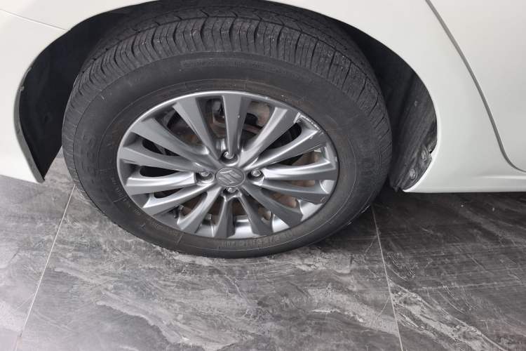 Used Suzuki Alivio 2015 1.6L Automatic Comfort Model Exterior 4
