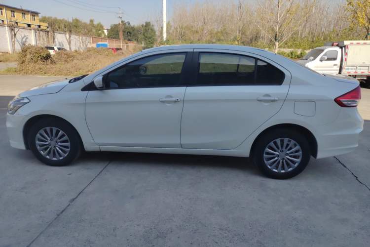 Used Suzuki Alivio 2015 1.6L Manual Comfort Model Exterior 5