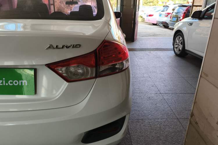 Used Suzuki Alivio 2015 1.6L Manual Comfort Model Exterior 6