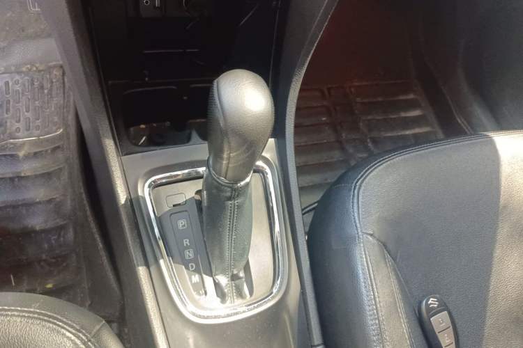 Used Suzuki Alivio 2015 1.6L Automatic Luxury Model Gear Lever