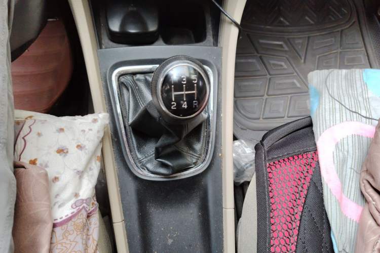 Used Suzuki Alivio 2015 1.6L Manual Comfort Model Gear Lever