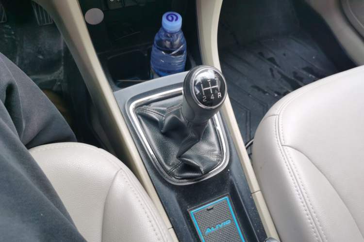 Used Suzuki Alivio 2015 1.6L Manual Comfort Model Gear Lever
