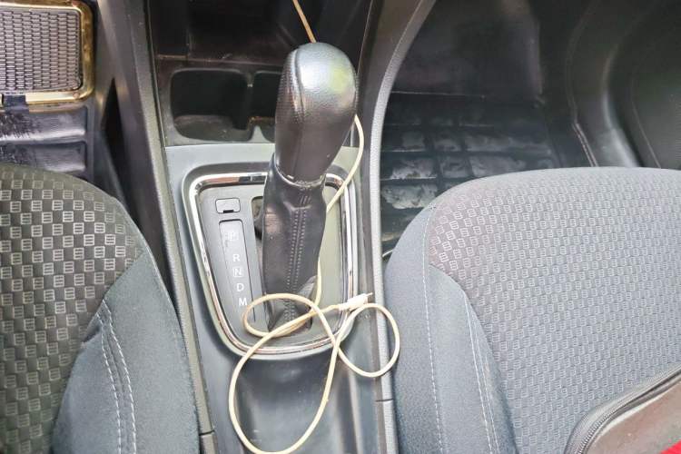 Used Suzuki Alivio 2015 1.6L Automatic Comfort Model Gear Lever