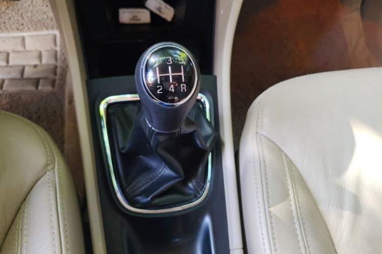 Used Suzuki Alivio 2015 1.6L Manual Enjoyment Model Gear Lever