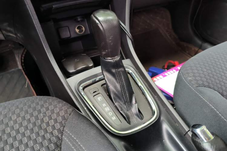 Used Suzuki Alivio 2015 1.6L Automatic Comfort Model Gear Lever