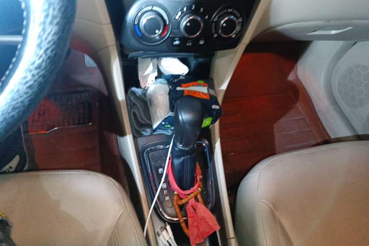 Used Suzuki Alivio 2015 1.6L Automatic Enjoyment Model Gear Lever