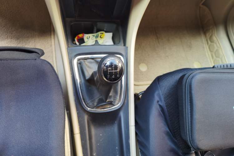 Used Suzuki Alivio 2015 1.6L Manual Comfort Model Gear Lever