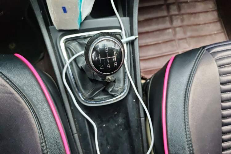 Used Suzuki Alivio 2015 1.6L Manual Comfort Model Gear Lever