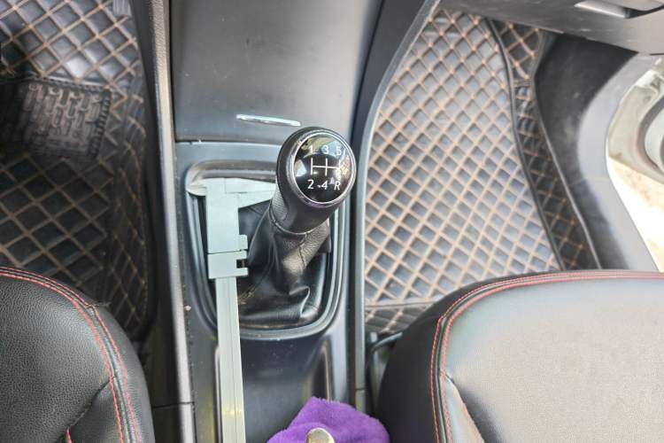 Used Suzuki Alivio 2015 1.6L Manual Comfort Model Gear Lever