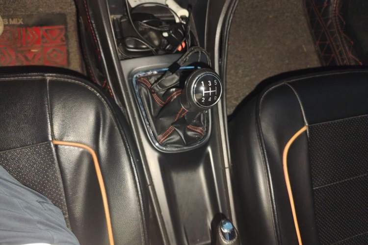 Used Suzuki Alivio 2015 1.6L Manual Comfort Model Gear Lever