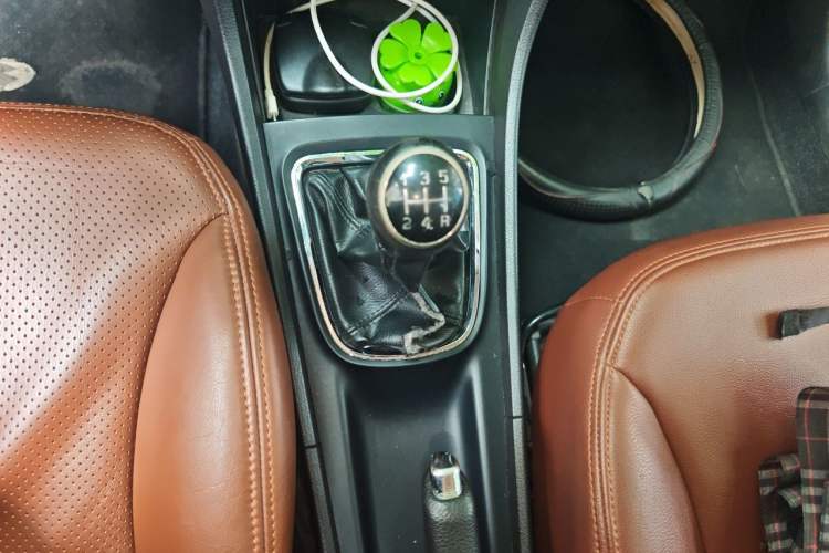 Used Suzuki Alivio 2015 1.6L Manual Comfort Model Gear Lever