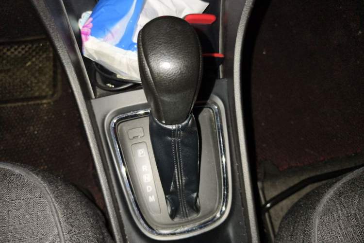 Used Suzuki Alivio 2015 1.6L Automatic Comfort Model Gear Lever