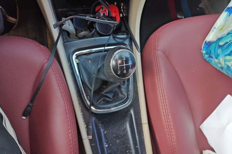 Used Suzuki Alivio 2015 1.6L Manual Comfort Model Gear Lever