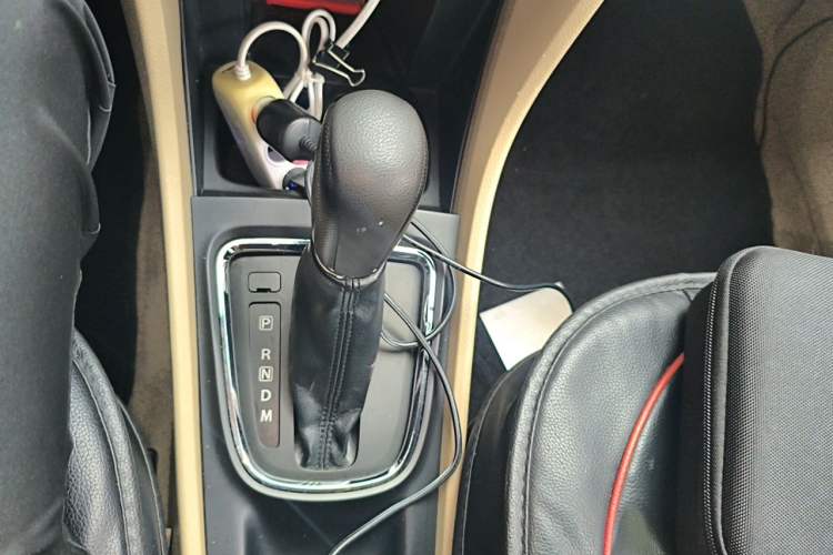 Used Suzuki Alivio 2015 1.6L Automatic Comfort Model Gear Lever