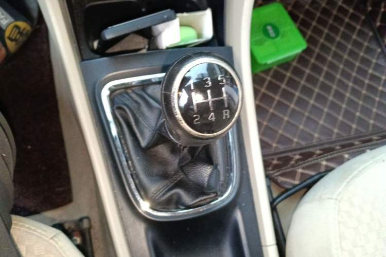 Used Suzuki Alivio 2015 1.6L Manual Comfort Model Gear Lever
