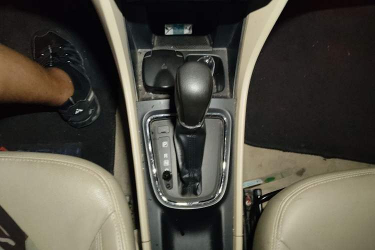 Used Suzuki Alivio 2015 1.6L Automatic Enjoyment Model Gear Lever